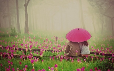 爱情说说句子 如果我不能替你撑伞那我就陪你淋雨